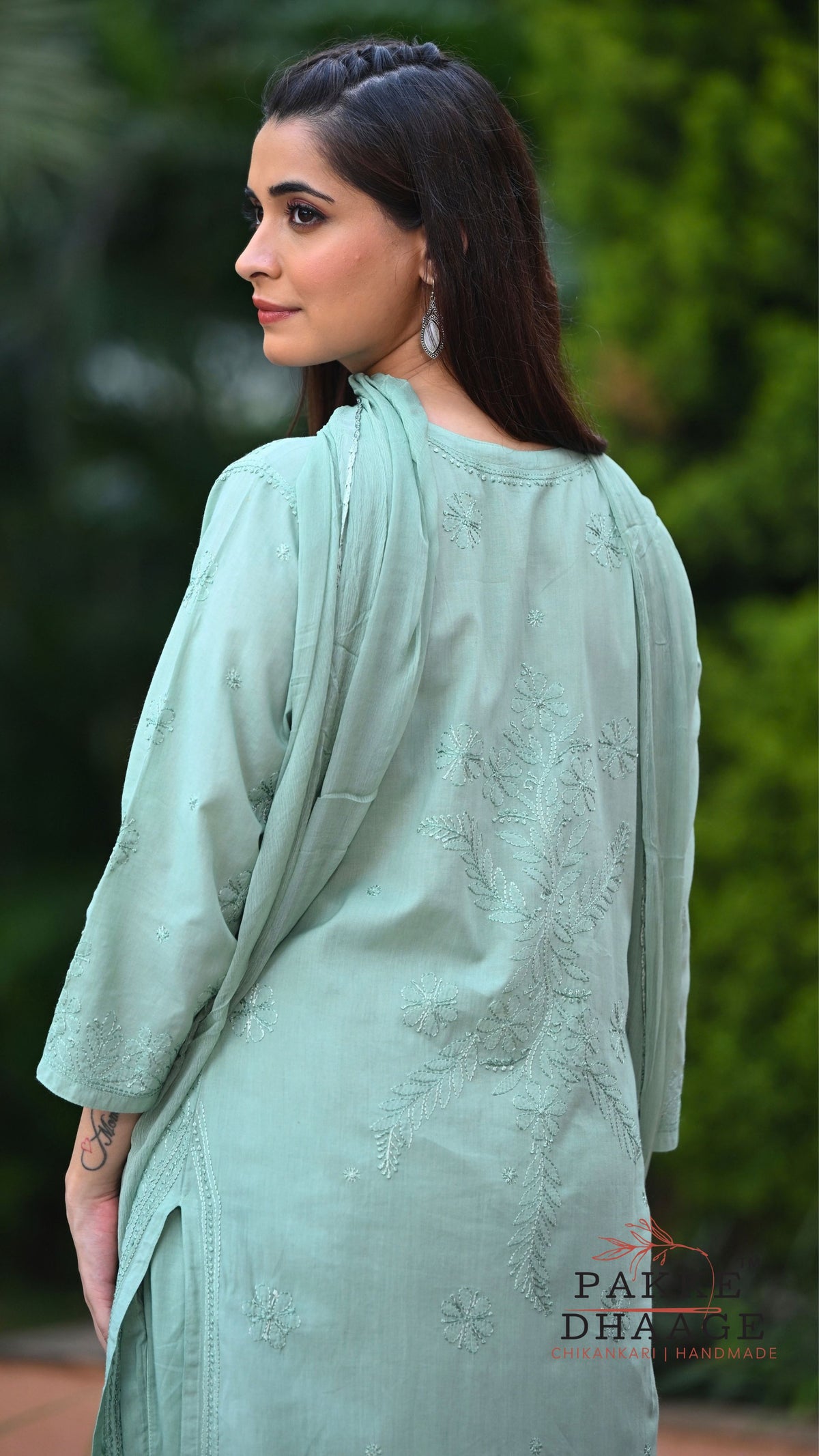 Inayat Resham Dhaaga Mulmul Kurta & Kurta Sets - Cool Green